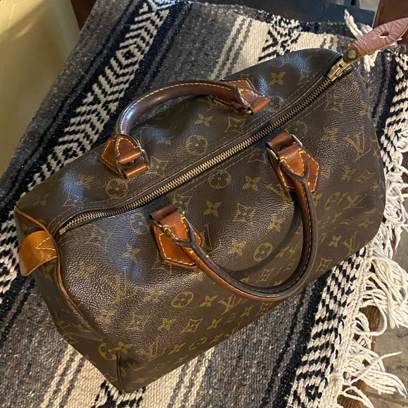 Authentic Vintage Louis Vuitton monogram Speedy 30 hand bag - Picture 3 of 16